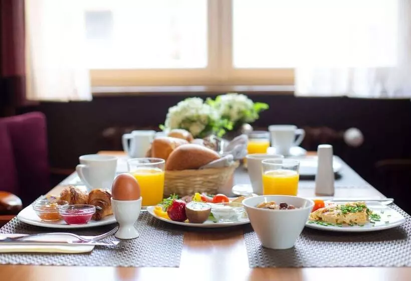 Comfort Hotel Tom Kyle