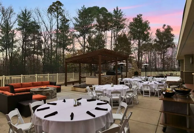 ホテル Embassy Suites By Hilton Charlotte Concord Golf Resort & Spa