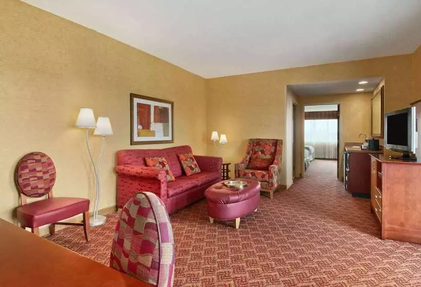 ホテル Embassy Suites By Hilton Charlotte Concord Golf Resort & Spa