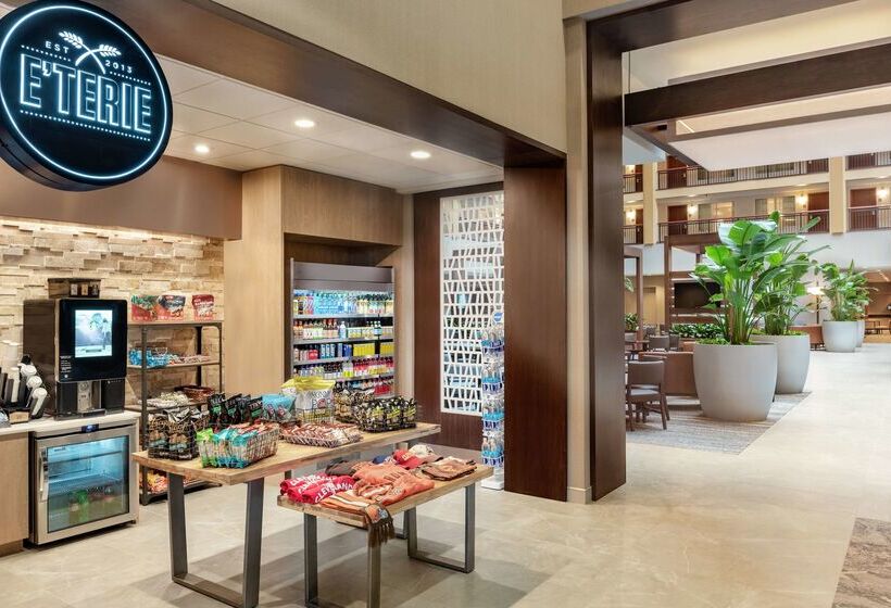 فندق Embassy Suites By Hilton Cleveland Rockside