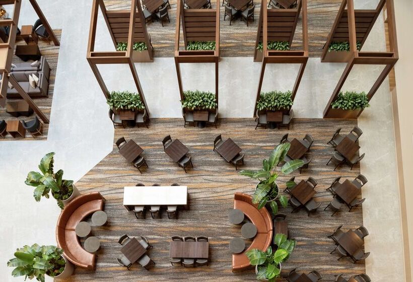 فندق Embassy Suites By Hilton Cleveland Rockside