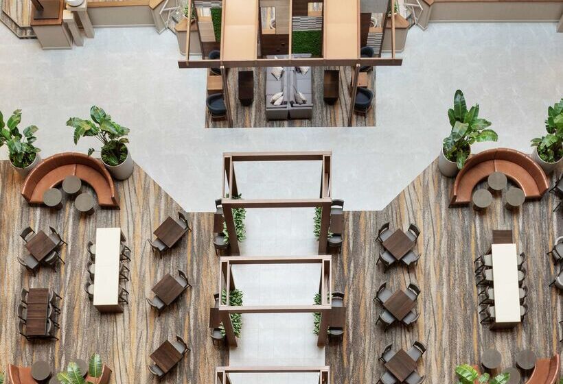 فندق Embassy Suites By Hilton Cleveland Rockside