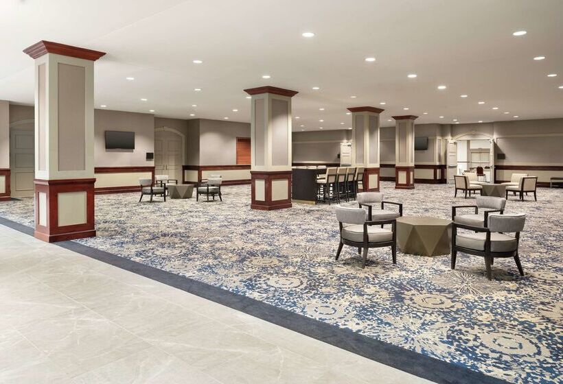 فندق Embassy Suites By Hilton Cleveland Rockside