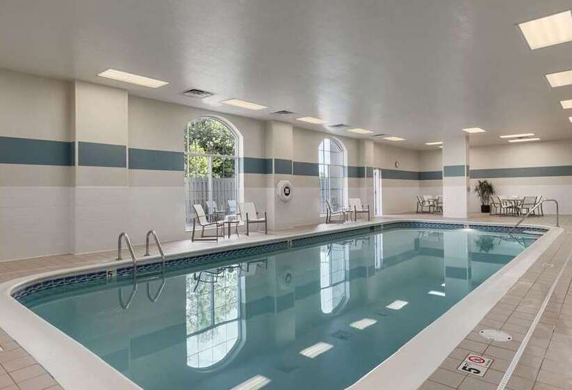 فندق Embassy Suites By Hilton Cleveland Rockside