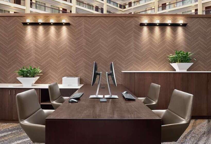 فندق Embassy Suites By Hilton Cleveland Rockside