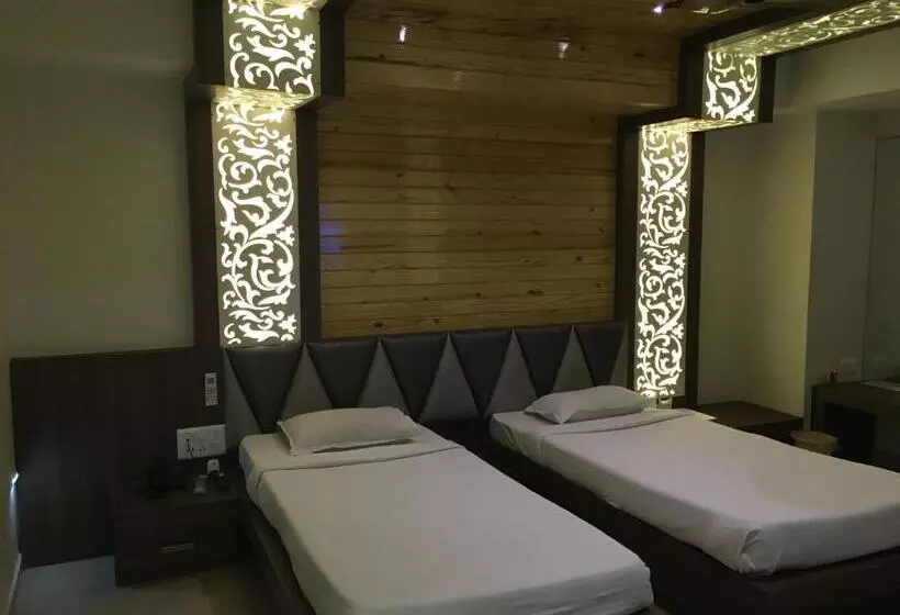 فندق Grand Arjun