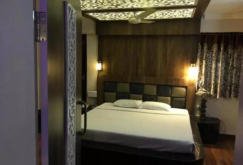 فندق Grand Arjun