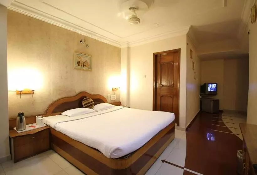 فندق Grand Arjun