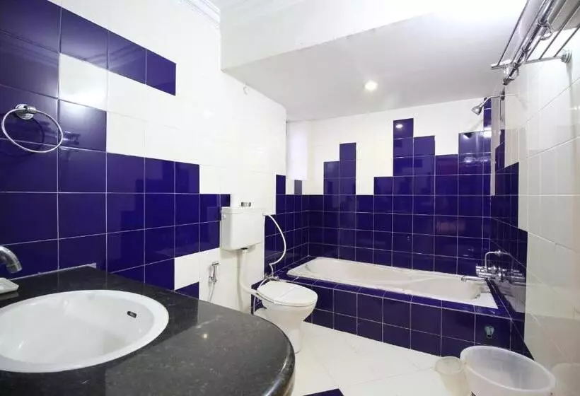 فندق Grand Arjun