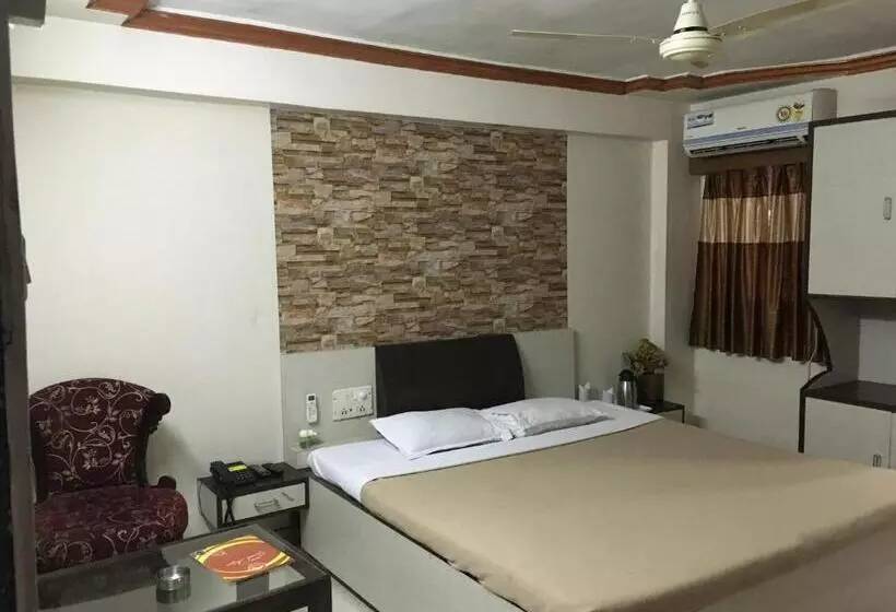 فندق Grand Arjun