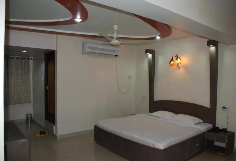 فندق Grand Arjun