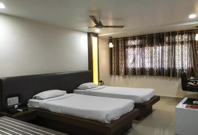 فندق Grand Arjun