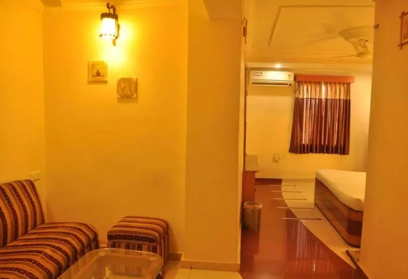 فندق Grand Arjun