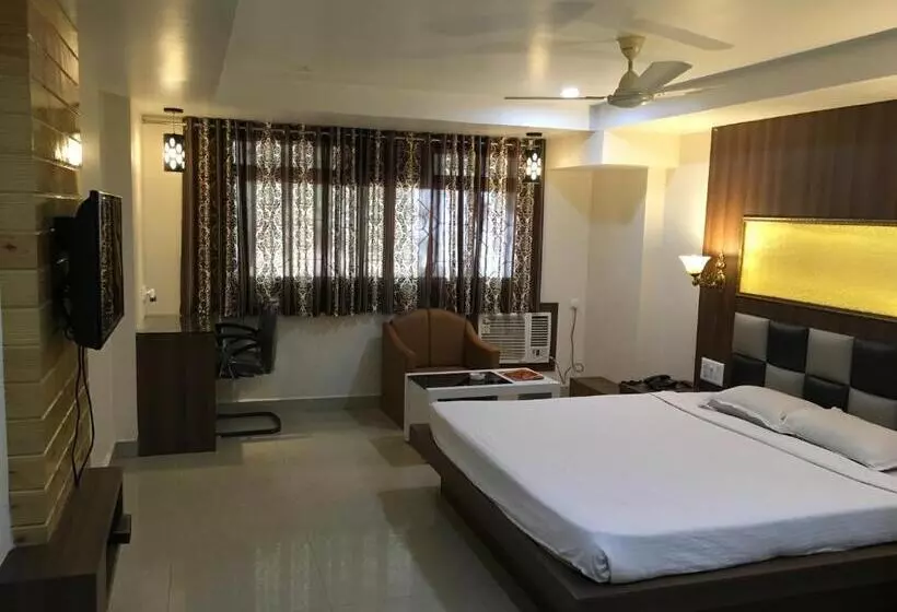 فندق Grand Arjun