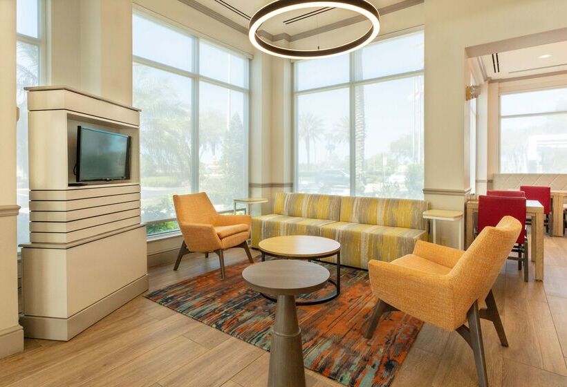 Отель Hilton Garden Inn Daytona Beach Airport