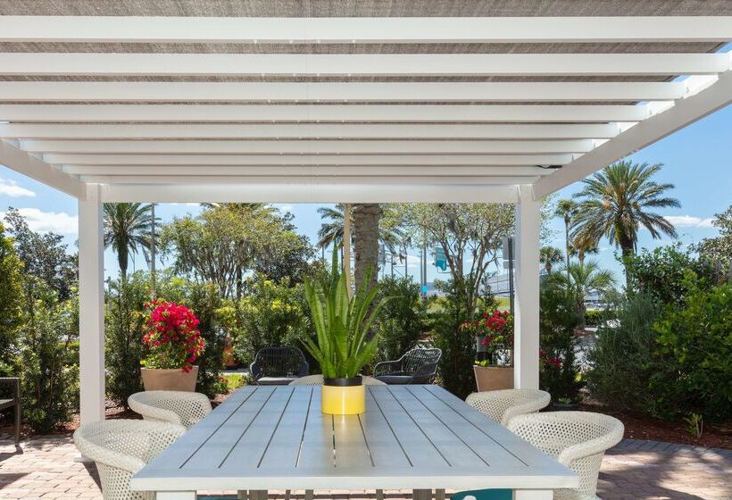 Отель Hilton Garden Inn Daytona Beach Airport