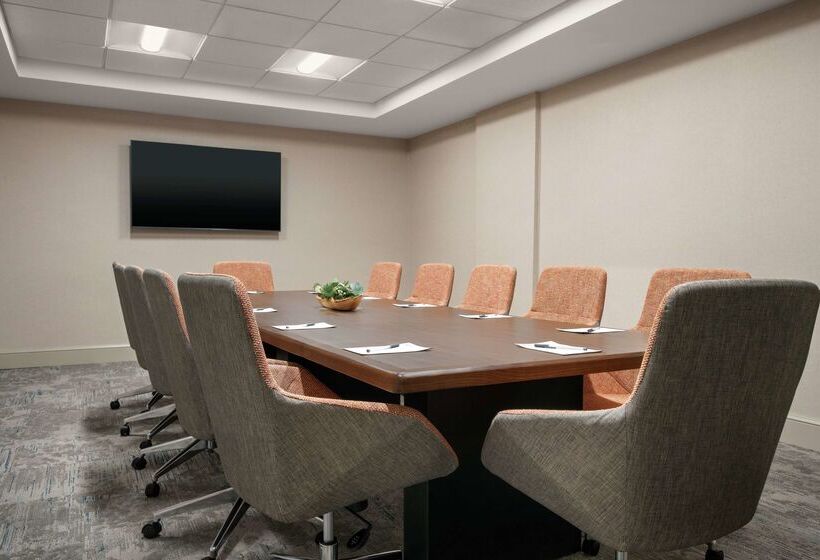 هتل Hilton Garden Inn Fort Collins