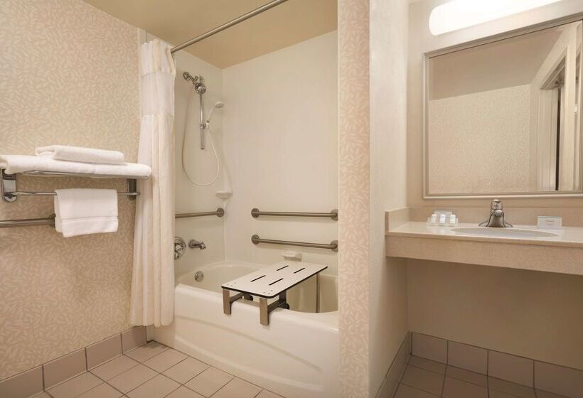 בית מלון כפרי Hilton Garden Inn Wilkes Barre