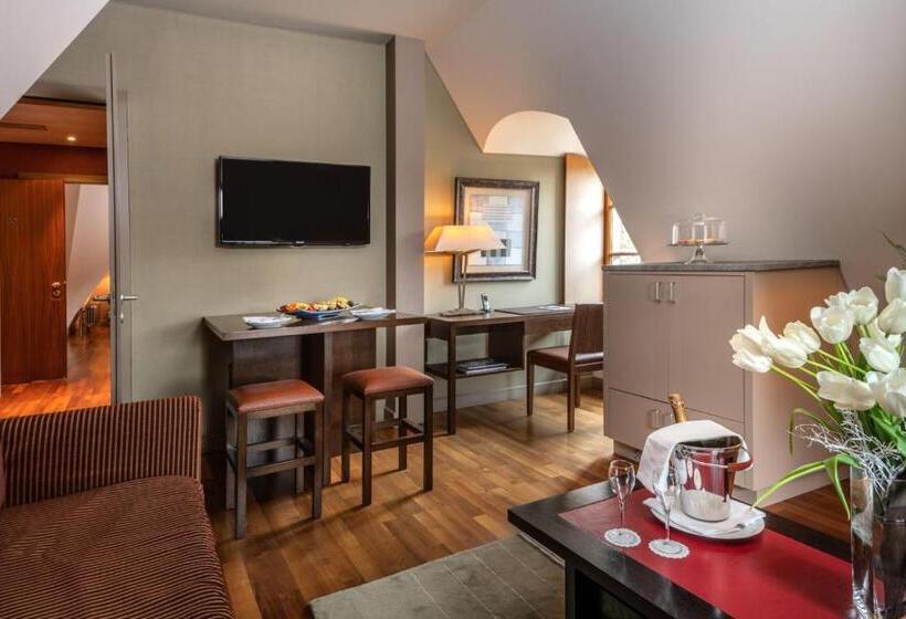 هتل Hôtel Résidence Parc Des Eaux Vives