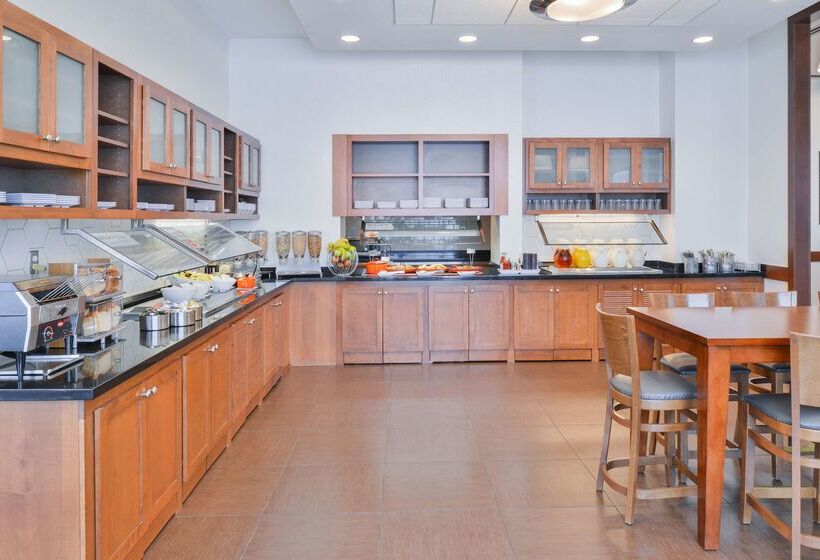 فندق Hyatt Place Herndon Dulles Airport   East