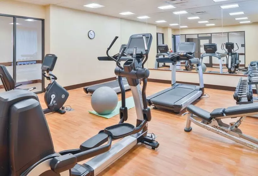 هتل Hyatt Place Herndon Dulles Airport East