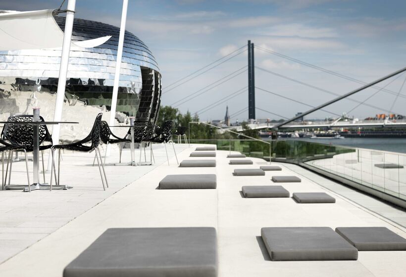 Отель Hyatt Regency Dusseldorf