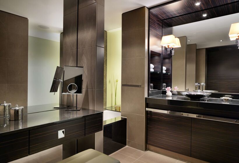 Отель Hyatt Regency Dusseldorf