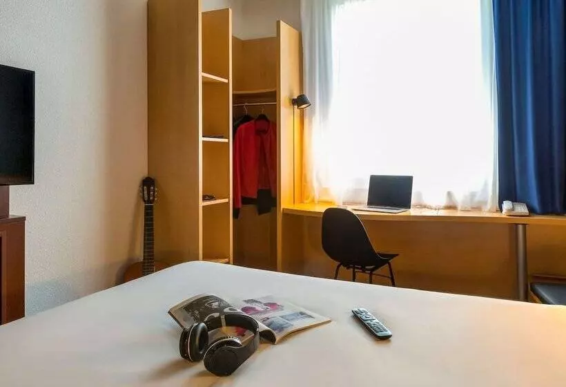 Отель Ibis Geneve Petit Lancy