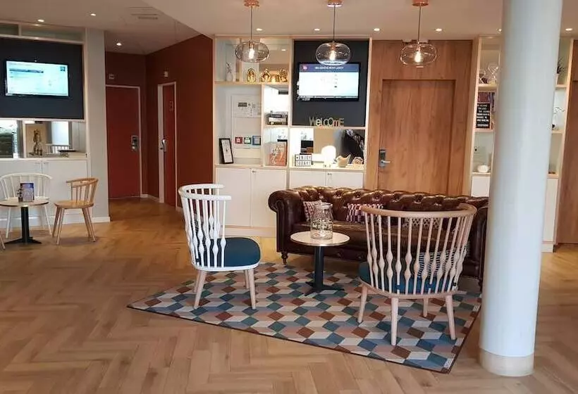 Отель Ibis Geneve Petit Lancy