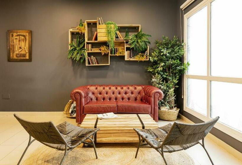 Отель Ibis Oviedo