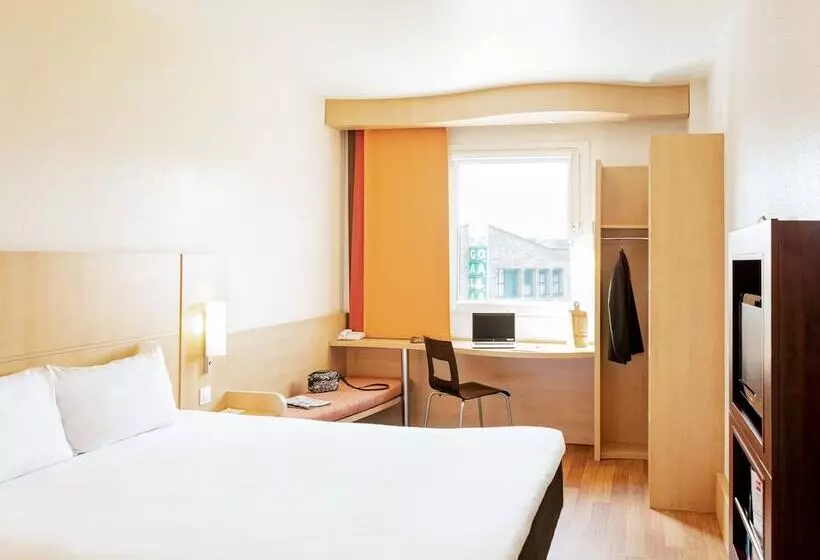 هتل Ibis Oviedo