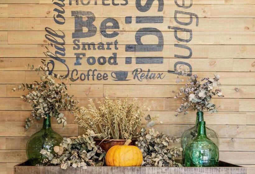 Отель Ibis Oviedo