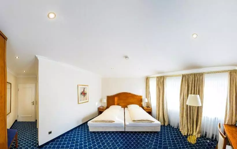 בית מלון כפרי Ludwig Im Park