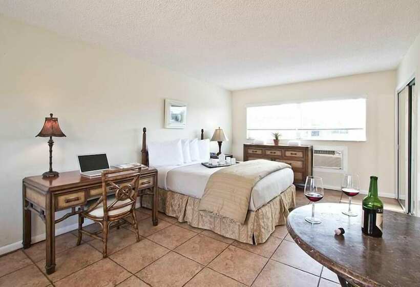 בית מלון כפרי Ocean Lodge