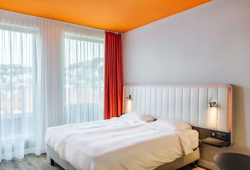 Отель Park Inn By Radisson Stuttgart