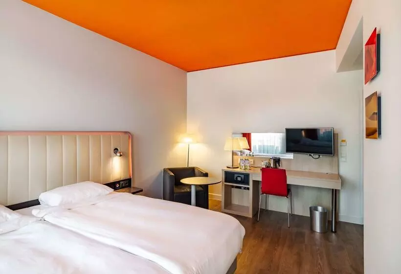 Отель Park Inn By Radisson Stuttgart
