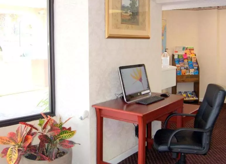 فندق Red Carpet Inn   Natchez