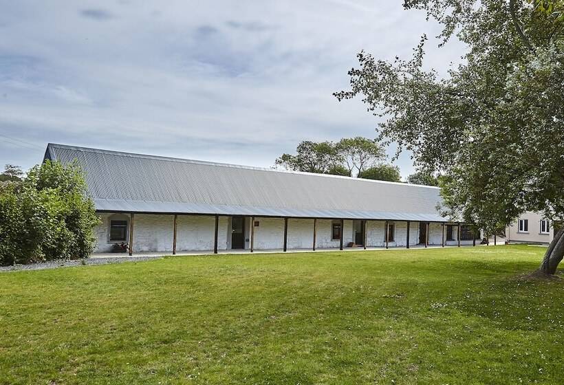 בית מלון כפרי The Farmers Kitchen