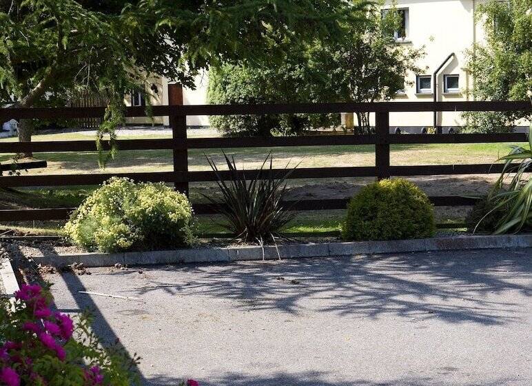 בית מלון כפרי The Farmers Kitchen