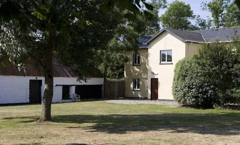 Отель The Farmers Kitchen