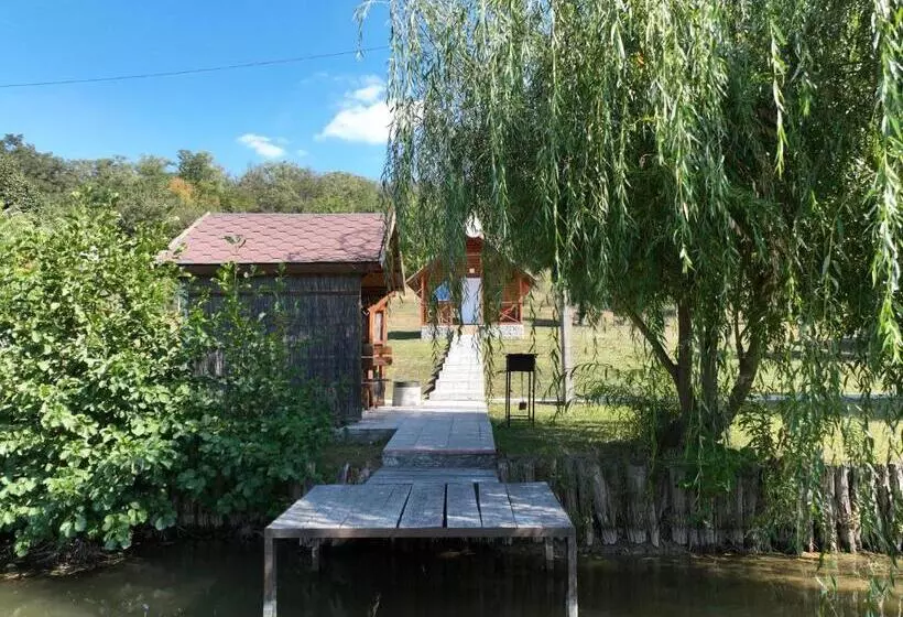 Retkeilymaja шафран