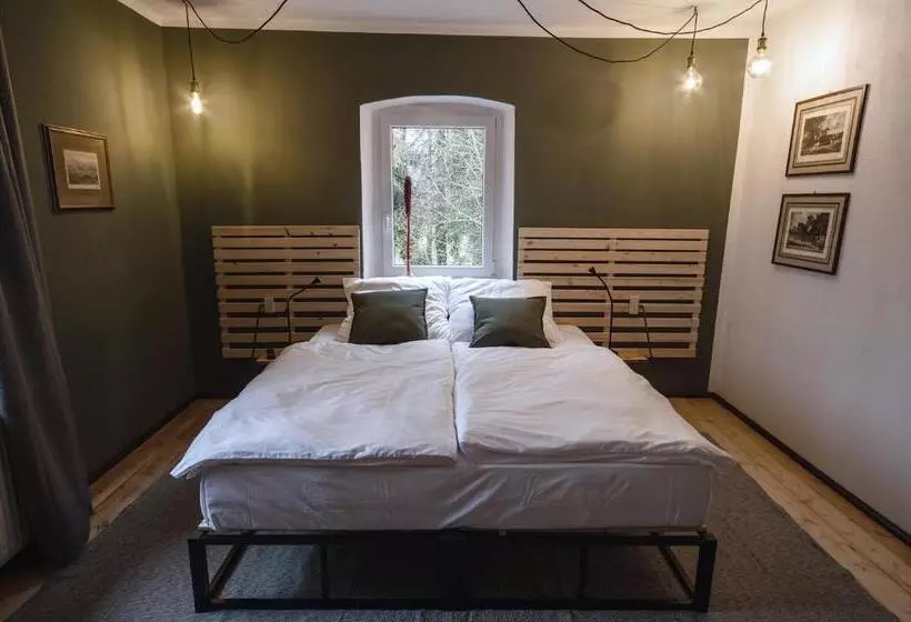 ベッドアンドブレックファースト Zum G Leut