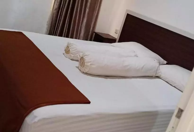 Hotelli Fidelia Homestay Palu Mitra Reddoorz