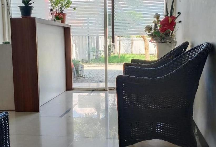 فندق Fidelia Homestay Palu Mitra Reddoorz