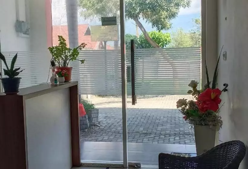 Hotelli Fidelia Homestay Palu Mitra Reddoorz