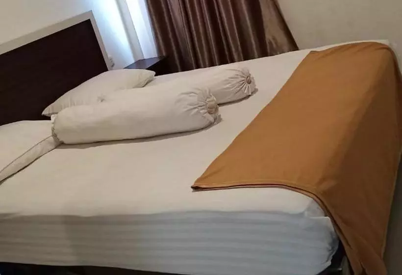 Hotelli Fidelia Homestay Palu Mitra Reddoorz