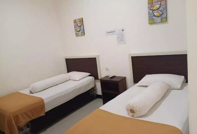 Hotelli Fidelia Homestay Palu Mitra Reddoorz