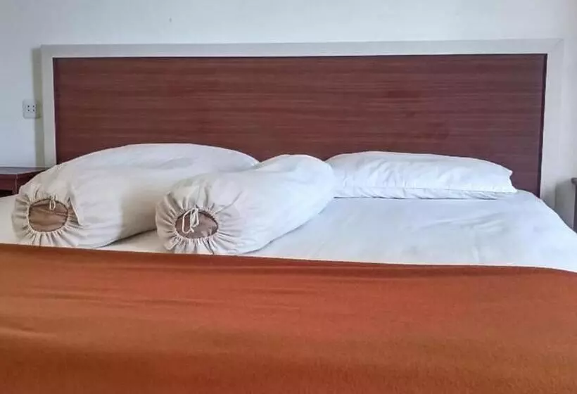 Hotelli Fidelia Homestay Palu Mitra Reddoorz