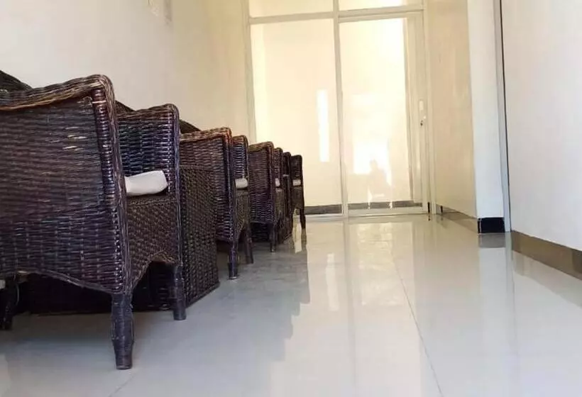 Hotelli Fidelia Homestay Palu Mitra Reddoorz
