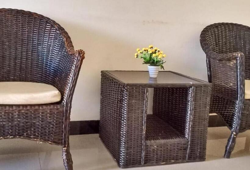 فندق Fidelia Homestay Palu Mitra Reddoorz